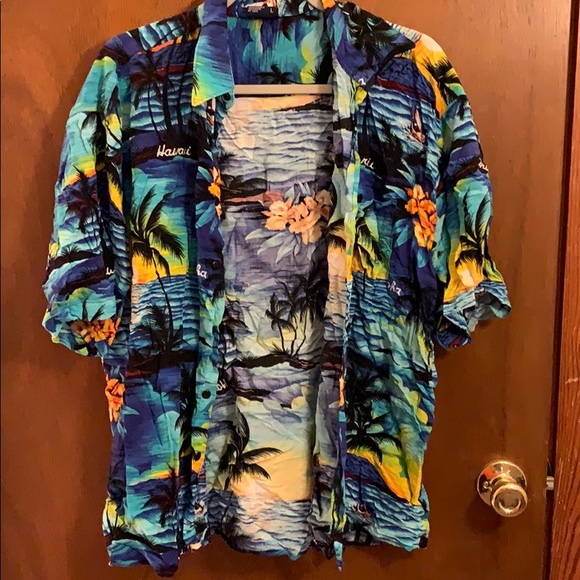 Hawaiian Shirt - Picture 1 of 4